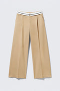 Hose aus Twill mit Bundfalten und niedriger Leibhöhe